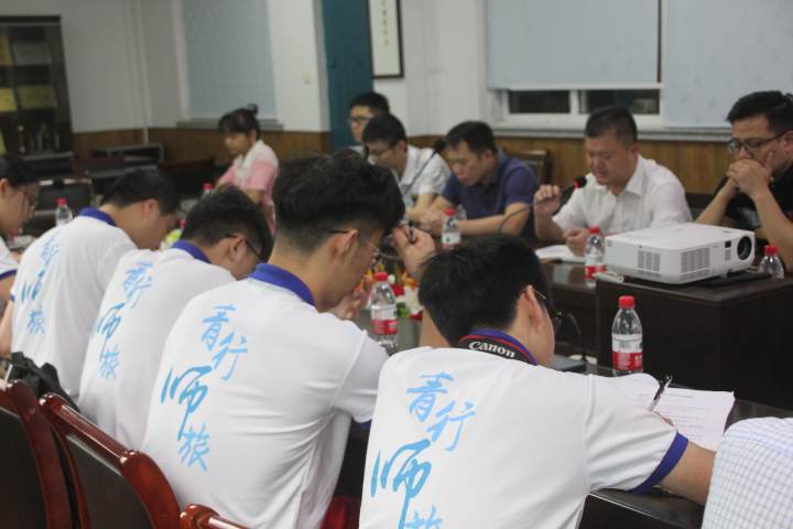 金乡卫城中学座谈会.jpg