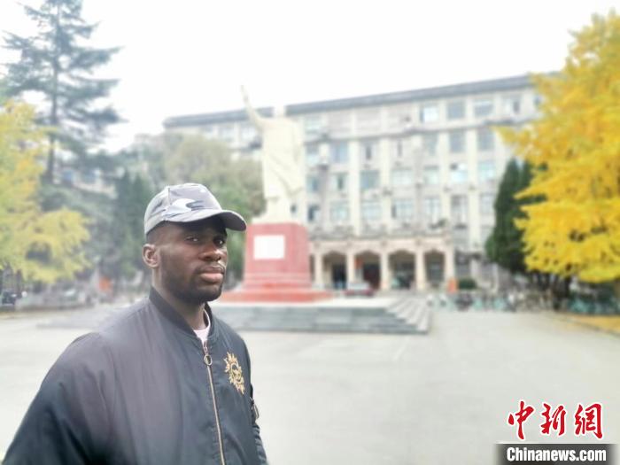 图为奕晓龙。 奕晓龙供图 图为奕晓龙。 奕晓龙供图