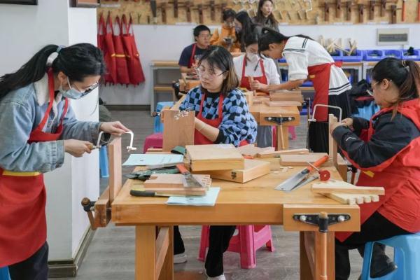 攀树、舞狮、做奶茶……“浙”些大学宝藏课程，太有意思了！