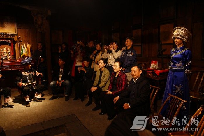 恩施女儿城现场教学。