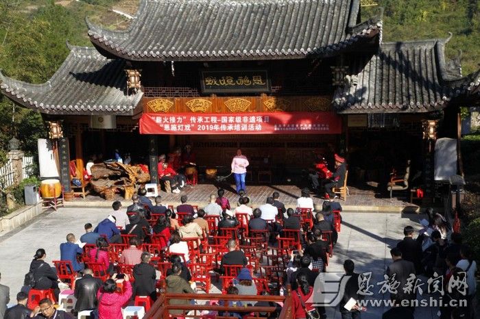 洞下槽灯戏传承基地现场教学。
