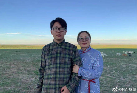 励志！妈妈与孩子一起考上大学 有梦想什么时候都不晚